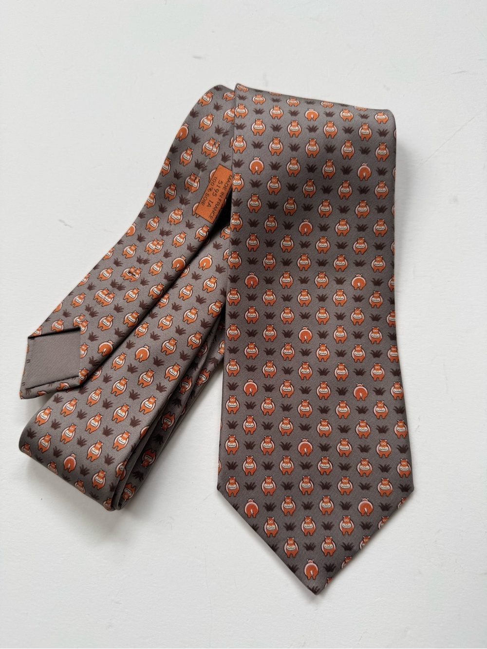 Hermes tie with hippos beige orange 5195 silk animal print